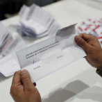 Rechazo a nueva Constitución en Chile lidera por lejos conteo parcial tras plebiscito