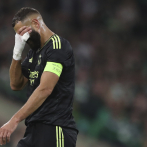 Karim Benzema se retira con problemas en la rodilla derecha