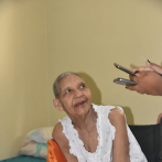 Flora, la travesía de una envejeciente que es cuidada por su hermana de 87 años