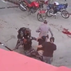 Hombre mata dos civiles, hiere a siete policías y se atrinchera por casi siete horas en La Romana