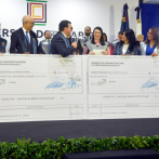 Estudiante Summa Cum Laude de Unicaribe recibe como premio la inversión económica que realizó en su carrera