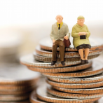 Inflación sin tregua hace tambalear los sistemas de pensiones en América
