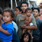 Papa Francisco pide que los migrantes puedan vivir con dignidad