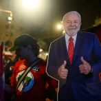 Lula abre tres puntos frente a Bolsonaro con el 92,9 % escrutado en Brasil