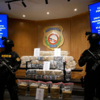 DNCD y Armada incautan 239 paquetes de cocaína en Baní