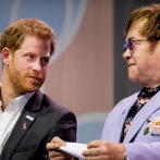 Elton John y el príncipe Enrique acusan al Daily Mail de violar su privacidad