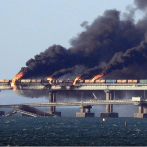 Explosión en puente de Crimea daña ruta clave para Rusia