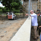 Abinader supervisa construcción de verja perimetral en la frontera