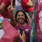 Lula desea los votos de las favelas y Bolsonaro busca atraer a católicos