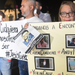 Familiares de 126 desaparecidos se apostaron frente al Palacio Nacional en una vigilia
