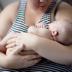 Mejores cuidados habrían salvado la vida de 45 bebés en maternidades británicas