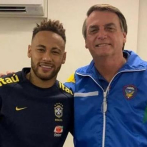 En las elecciones, los futbolistas brasileños patean con la derecha