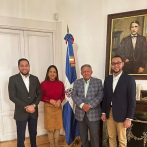 Embajador dominicano en España dialoga con comunicadores sobre temas de interés entre ambos países