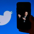 Elon Musk toma el control de Twitter y despide a directivos