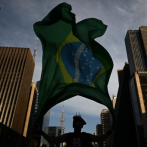 Bolsonaro obtiene el 53,2 % y Lula 46,7 % con el 5,61 % escrutado en Brasil