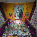La Casa de México celebra la quinta edición de su altar de muertos con una ofrenda dedicada a Frida Kahlo