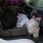 Incautan otros 26 paquetes de presumible cocaína en vehículo donde viajaba exraso de la PN