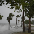 Muere un hombre en Florida al impactar el huracán Nicole su embarcación
