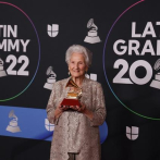 Ángela Álvarez, la cantante de 95 años que se lleva el Latin Grammy a 