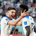 Inglaterra y su nueva generación golean por 6-2 a Irán en su debut