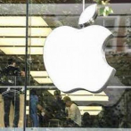 Carro se estrella contra tienda de Apple en EEUU y deja un muerto y 16 heridos