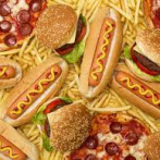 Consumir muchos alimentos ultra procesados aumenta el riesgo de enfermedades gastrointestinales