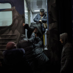Ucrania pide a civiles salir pronto de zonas liberadas