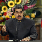 Maduro y oposición de Venezuela firman acuerdo y EEUU flexibiliza sanciones petroleras