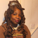 Ngozi Fulani, la miembro del Palacio de Buckingham que dimitió por recibir comentarios racistas