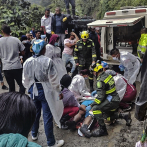 Un muerto y 31 personas atrapadas por alud en carretera de Colombia