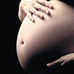 Mujer embarazada muere tras personas abrirle el vientre para robarle a su hijo