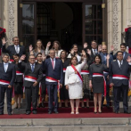 Presidenta de Perú anuncia gabinete para aplacar crisis política