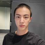 Jin, el más veterano de BTS, se corta todo el cabello en vísperas de alistarse para el servicio militar
