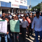 Policías y militares pensionados protestan en demanda de un aumento salarial