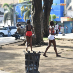 Trabajadoras sexuales haitianas se adueñan del parque Enriquillo