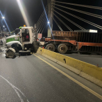 Accidente de una patana complica el tránsito sobre el puente Juan Bosch