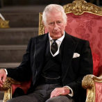Carlos III rinde tributo a la fe de Isabel II y a quienes ayudan a los demás