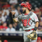 Las Estrellas contratan a lanzador, receptor y un jardinero