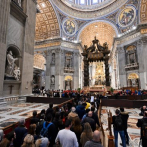 El Vaticano sigue recibiendo a admiradores de Benedicto XVI