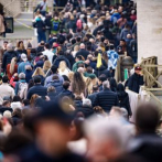 Unas 135.000 personas acuden a la capilla ardiente de Benedicto XVI en los dos primeros días de velatorio
