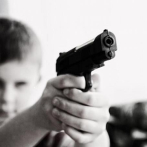 Un niño de 6 años hiere gravemente a una profesora tras dispararle en EE.UU.