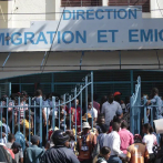 Haitianos aprovechan camino legal hacia EE.UU. y se apresuran en obtener pasaporte