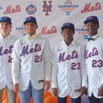Mets firman varios prospectos con bonos sobre millón de dólares