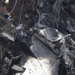 Localizan la caja negra del avión estrellado en Nepal