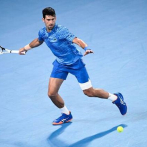 Djokovic pasa con algo de suspense a tercera ronda de Australia