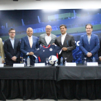 Presentan al nuevo director técnico de la selección de fútbol dominicana