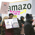 Empleados de Amazon protestan por mejores salarios y condiciones laborales en Reino Unido