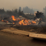 Cae helicóptero que combatía incendios en Chile y mueren sus dos ocupantes