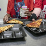 Nuevas normas limitarían azúcares añadidos en comidas escolares de EEUU
