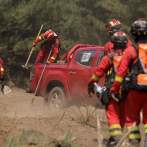 Más de 3.400 bomberos voluntarios combaten los incendios sin control en Chile